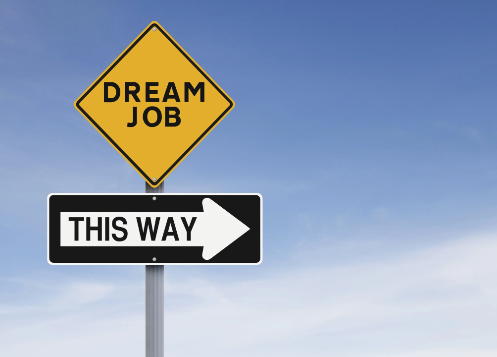 Resume Services for Recent Graduates to Land Their Dream Job