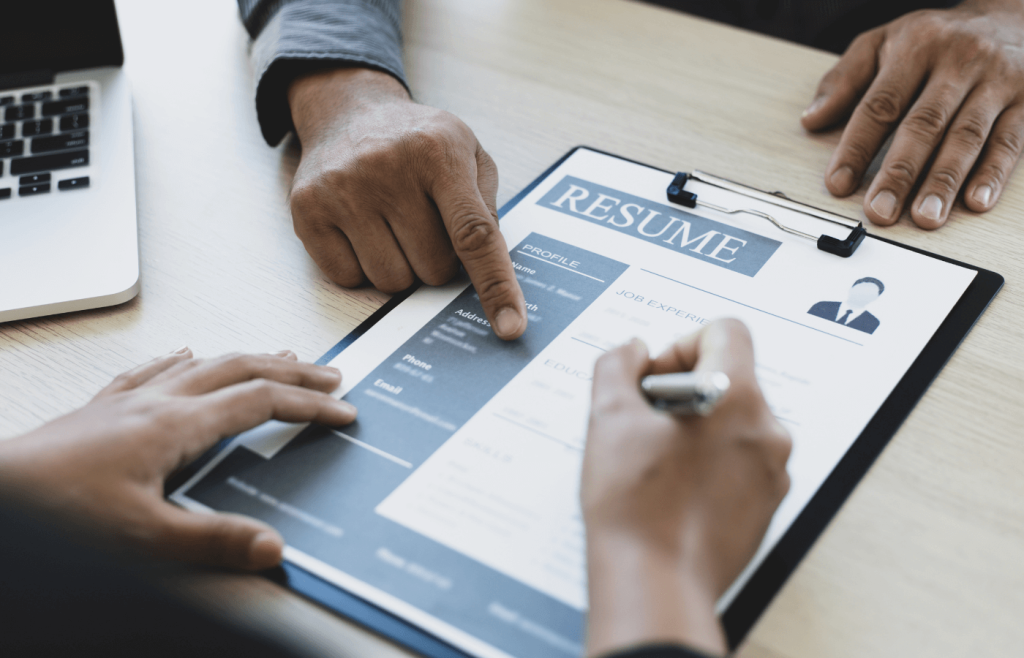 Reasons Why Executive Resume Writers Online Can Transform Your Career in 2025